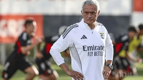 23岁日本新星效仿梅西勇闯难关：3人夹击中上演弧线进球！西甲精彩5球表现，惜与巴萨对决良机擦肩而过